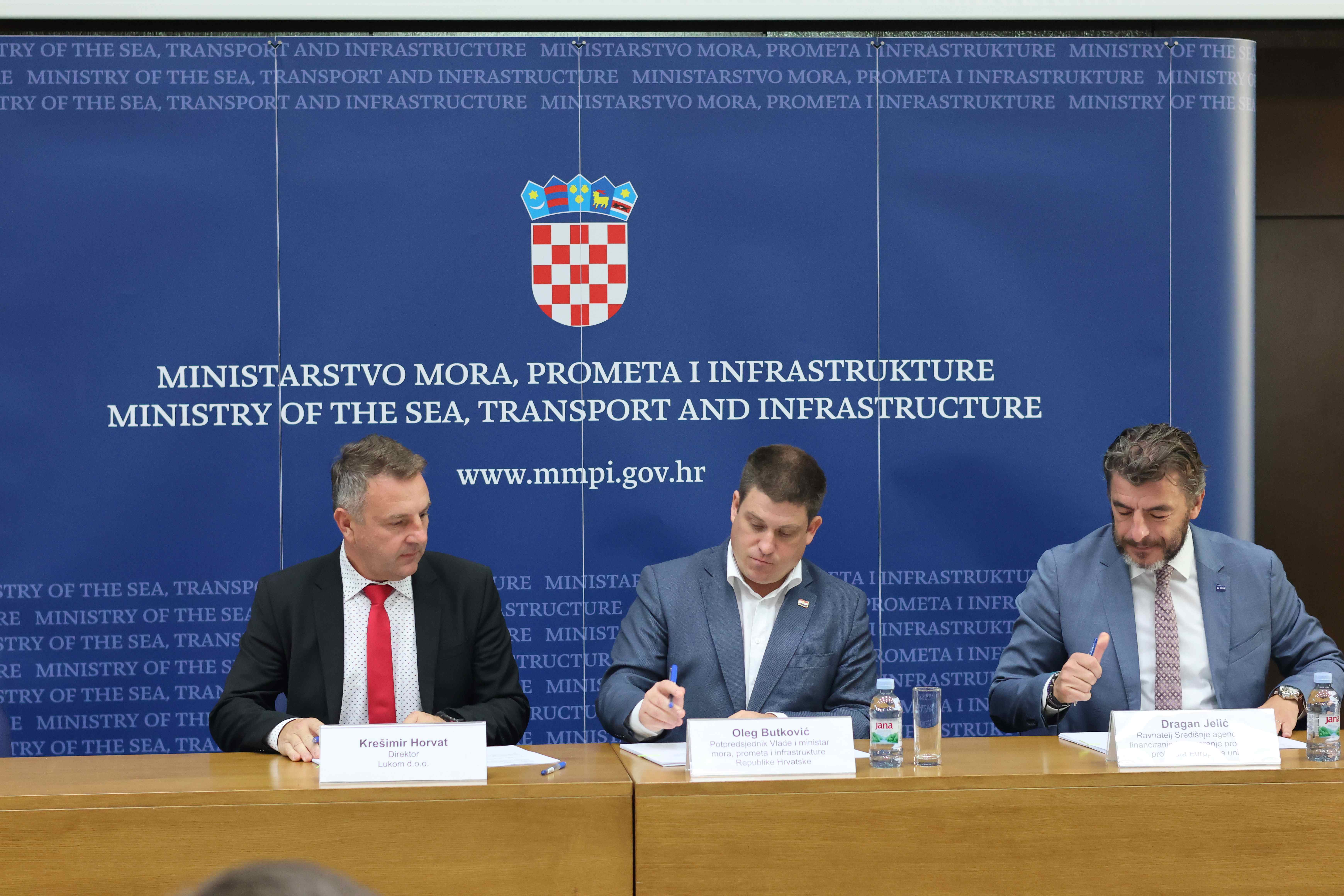 Potpisan Ugovor o dodjeli bespovratnih sredstava zanabavu električnih autobusa