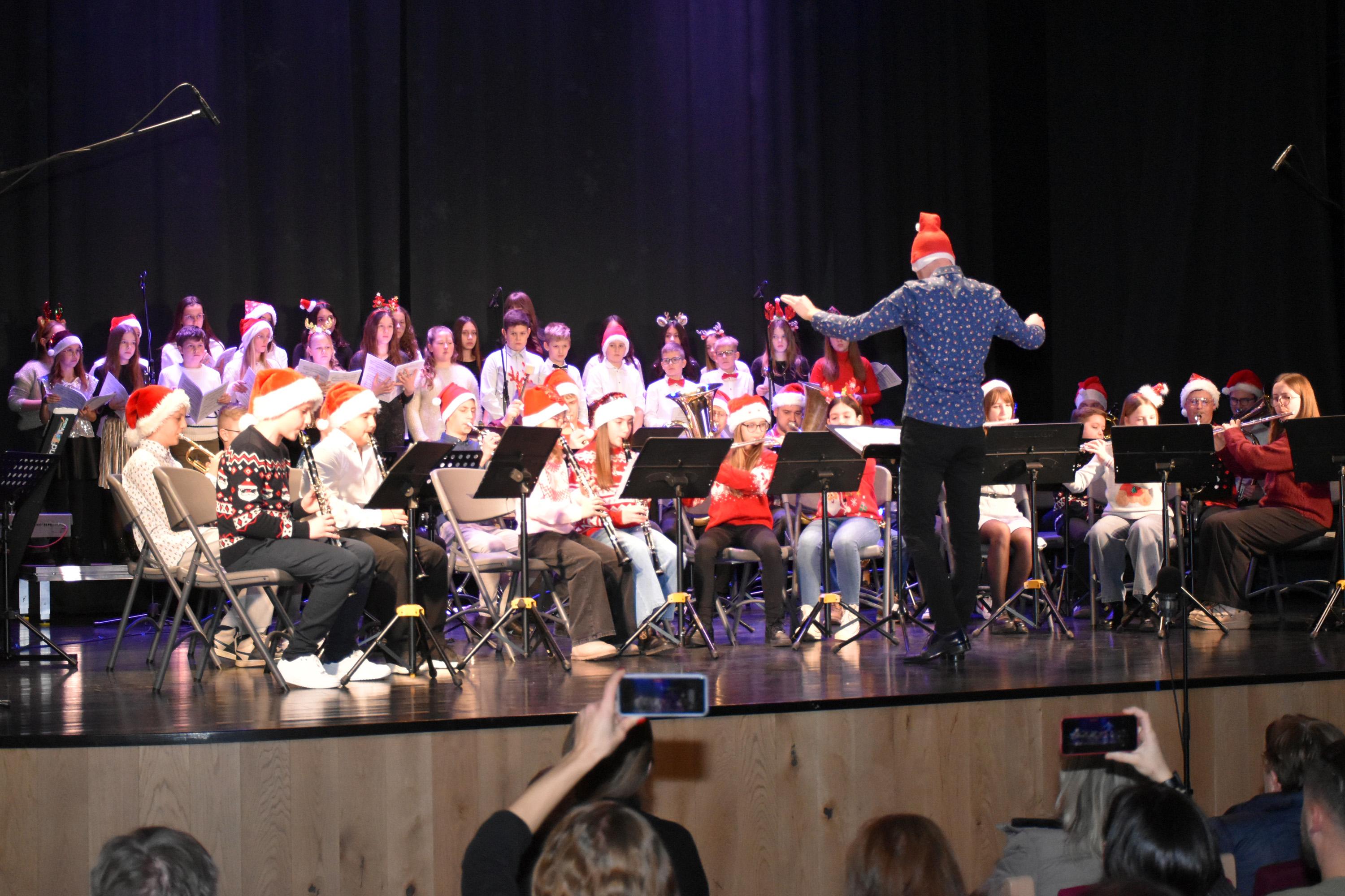 Svečani Božićni koncert učenika OGŠ Ludbreg  