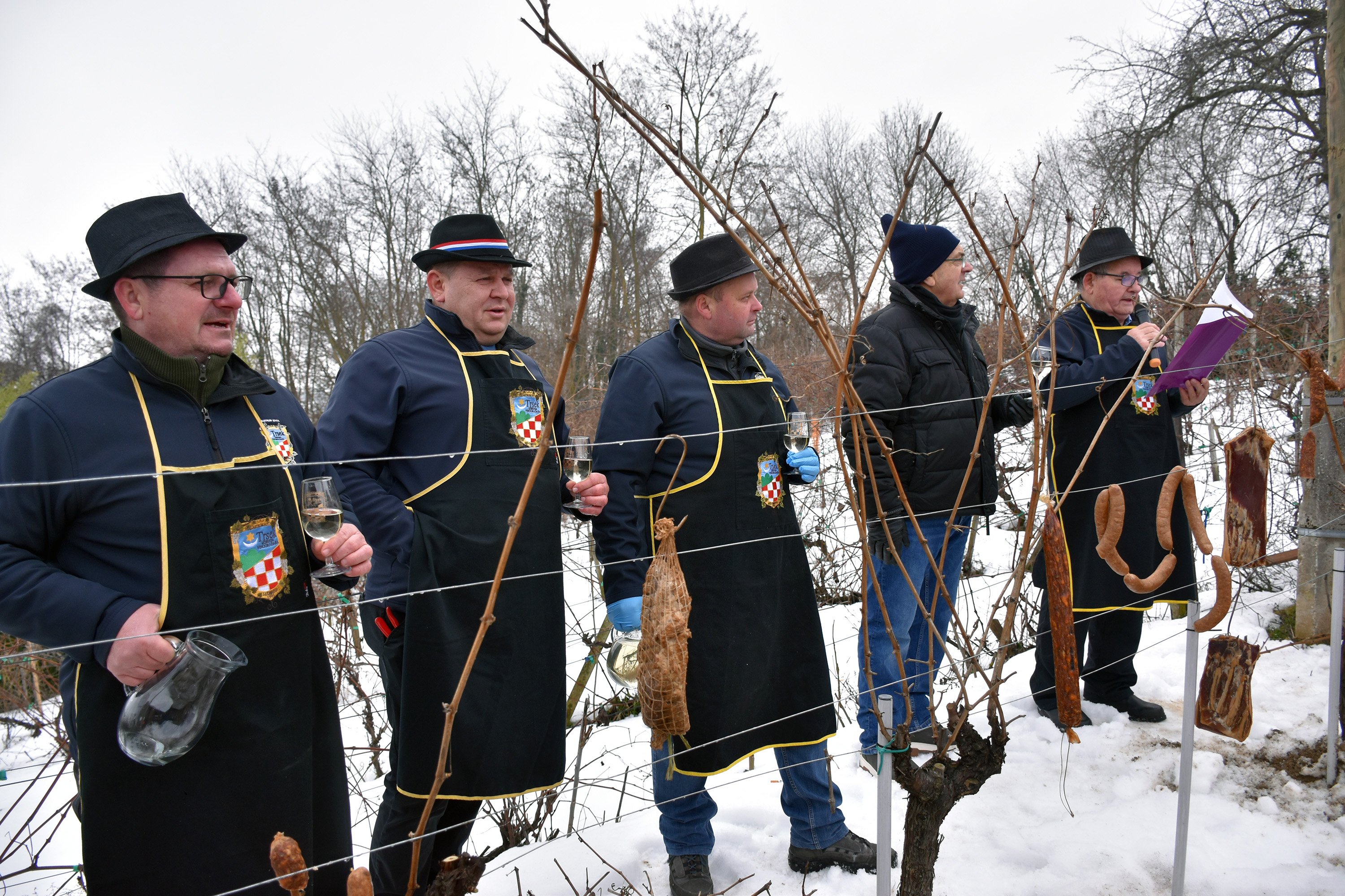 Vinogradari Trseka obilno zalijali trsove vinom