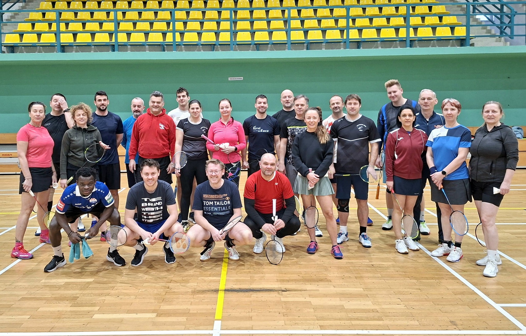 Dvorana puna badmintonaša