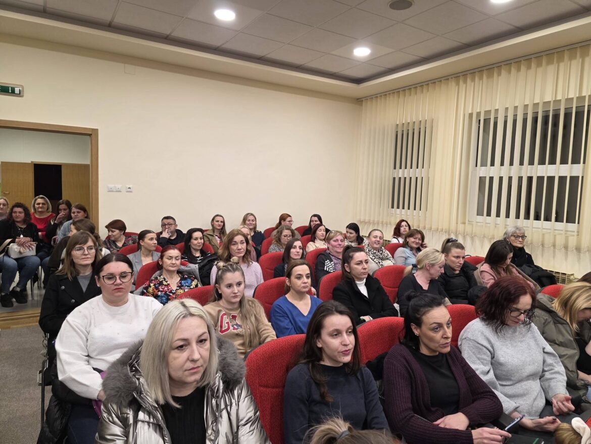ODGOJ BEZ VIKANJA? Granice koje grade odnos, a ne strah