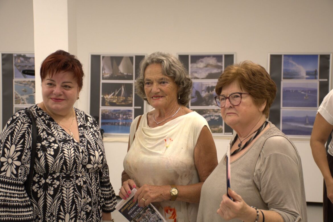 U Ludbregu otvorena fotografska izložba Snježane Požar o jedinstvenoj hvarskoj procesiji
