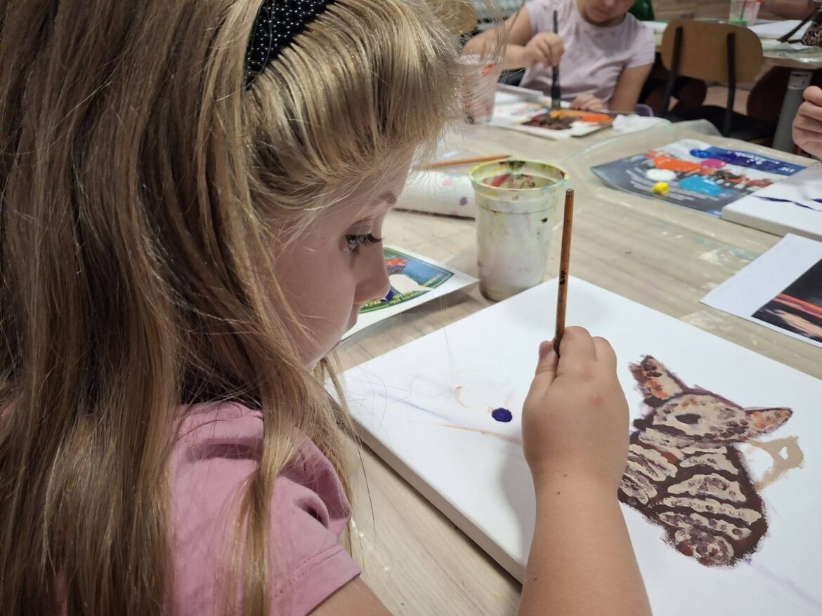 Mladi kreativci predstavljaju svoje radove na izložbi u Ludbregu