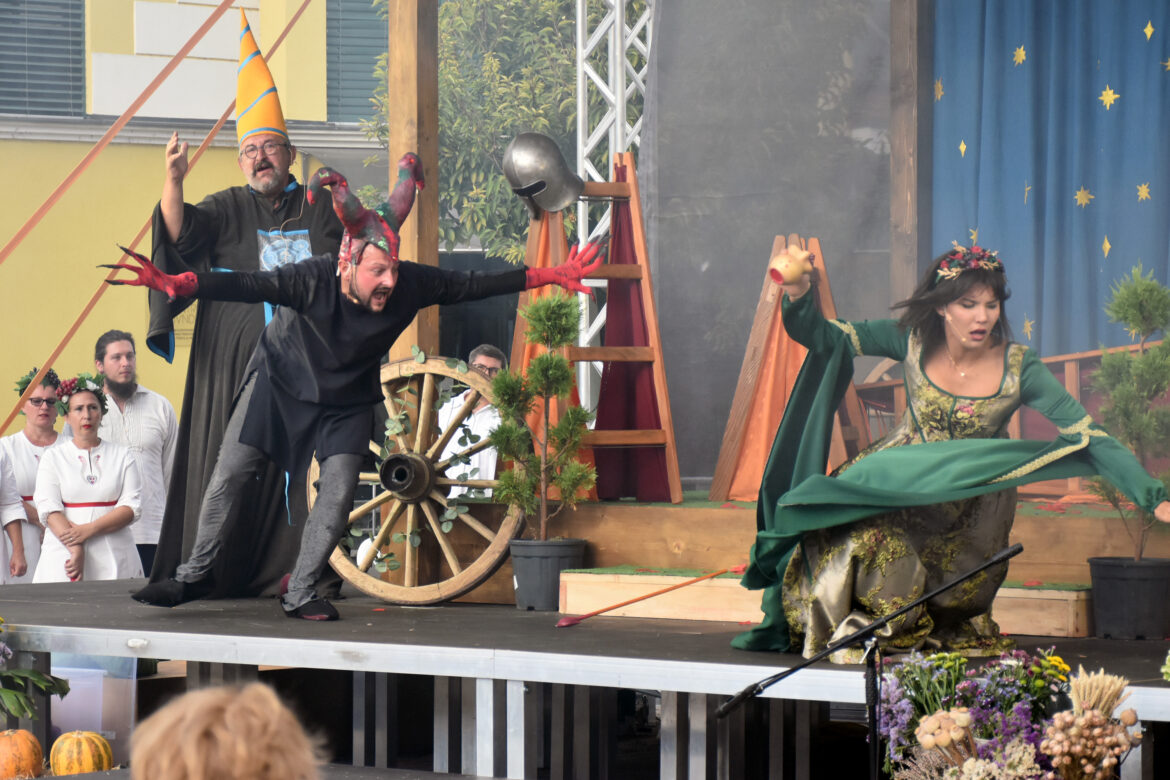 Kazališna predstava ‘Legenda o Ludbergi’ izvedena na otvorenom